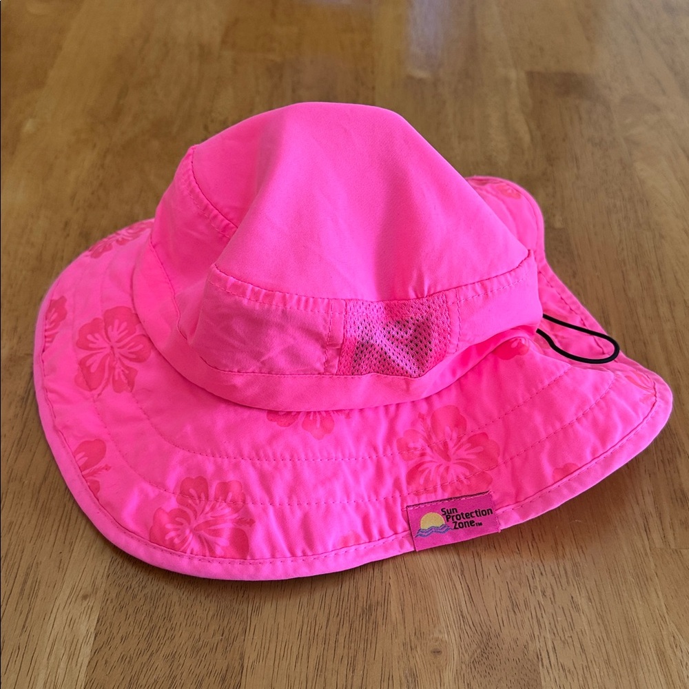 NWOT Girl's UPF 50+ Safari Sun Hat Child size 50-54 cm Adjustable Cord Vents